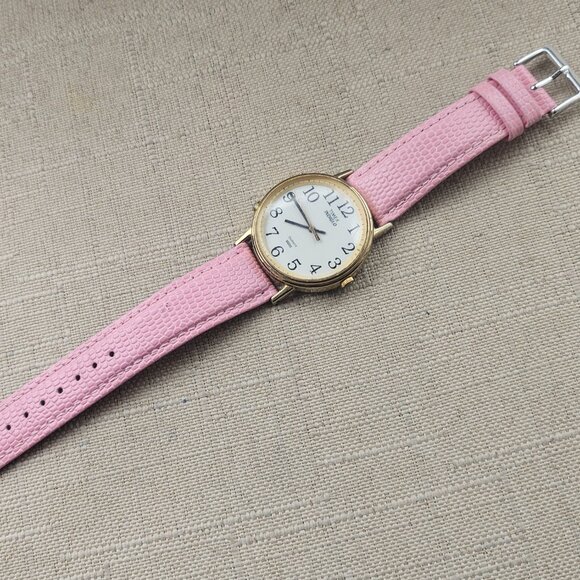 Vintage Timex Women Wristwatch Pink leather Strap Gold Tone Case Analog Watch - Picture 9 of 11